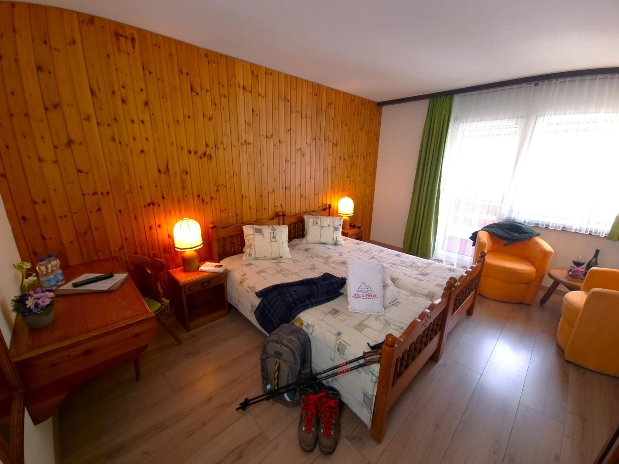 Hotel Alpenblick-Leukerbad-Therme Værelse billede