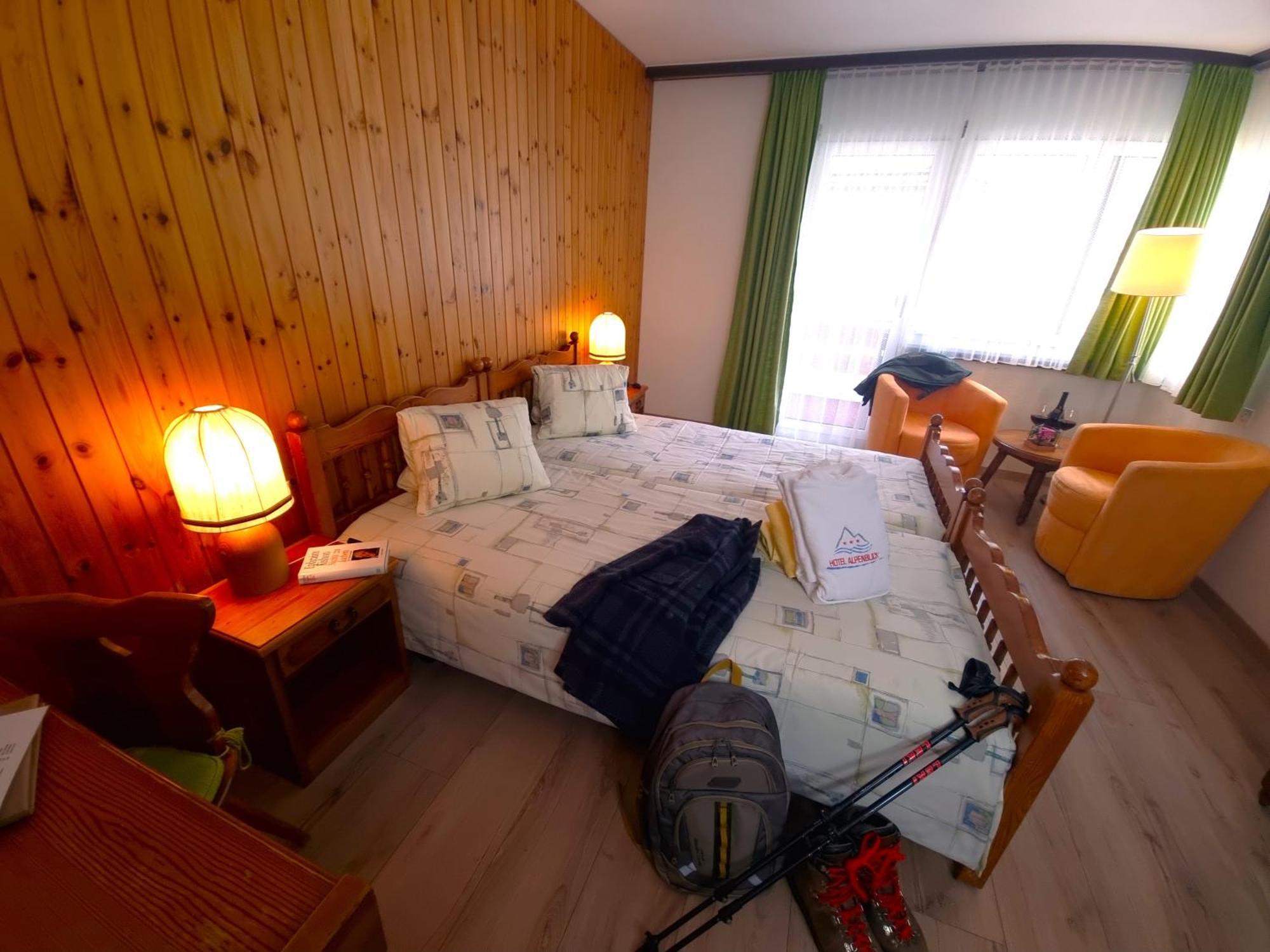 Hotel Alpenblick-Leukerbad-Therme Værelse billede
