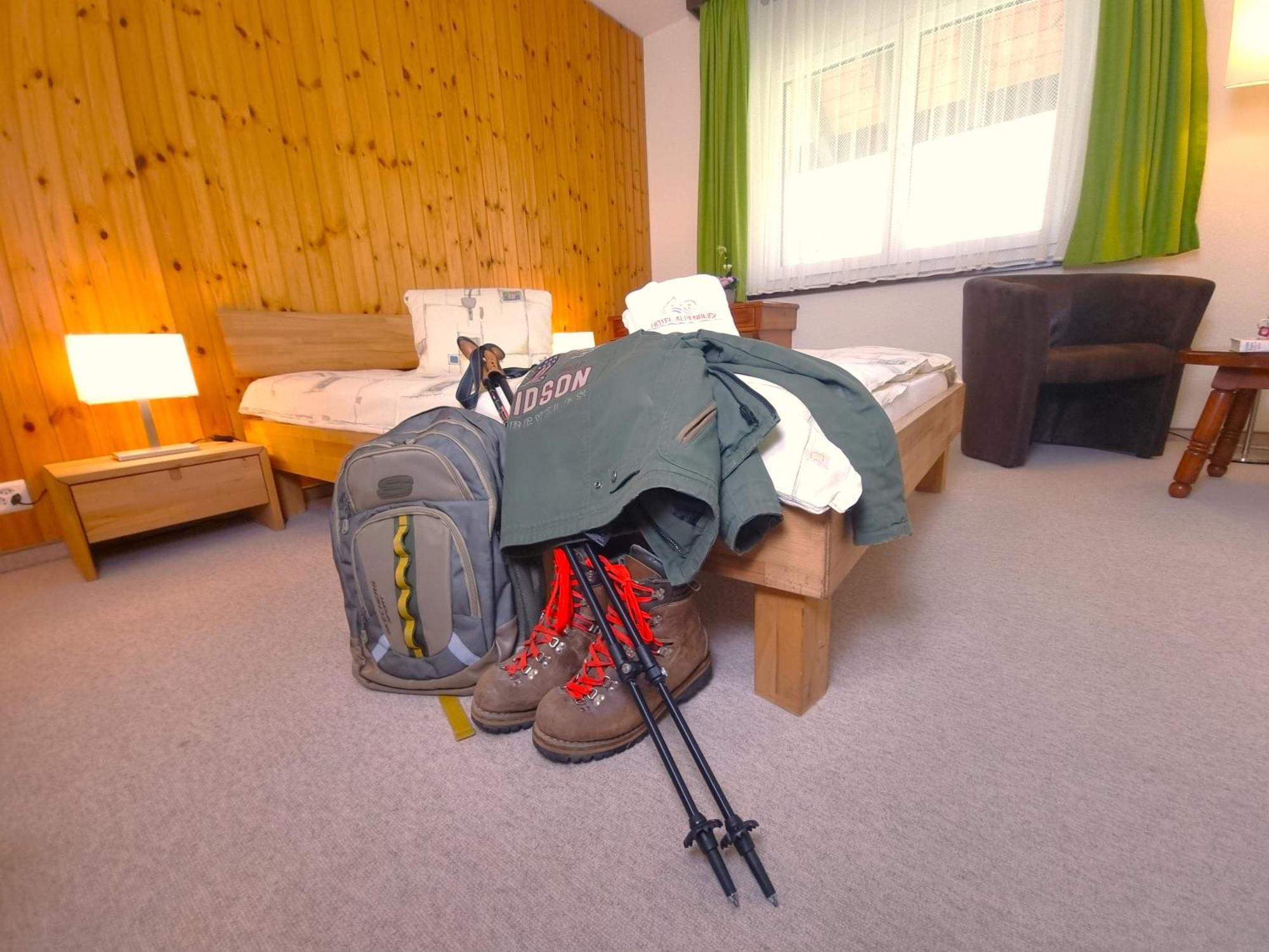Hotel Alpenblick-Leukerbad-Therme Værelse billede